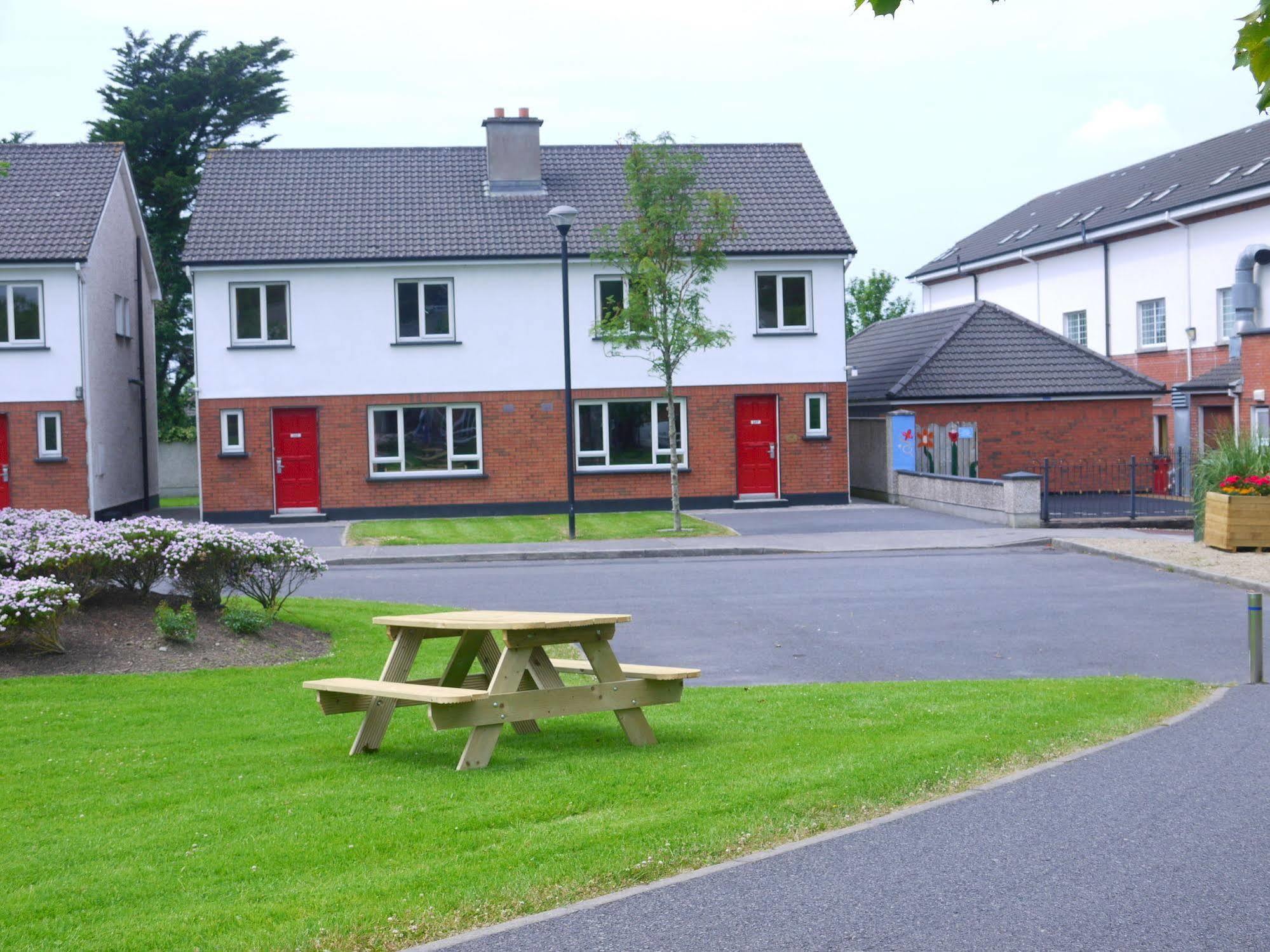 Glasan Holiday Village Galway Exterior photo