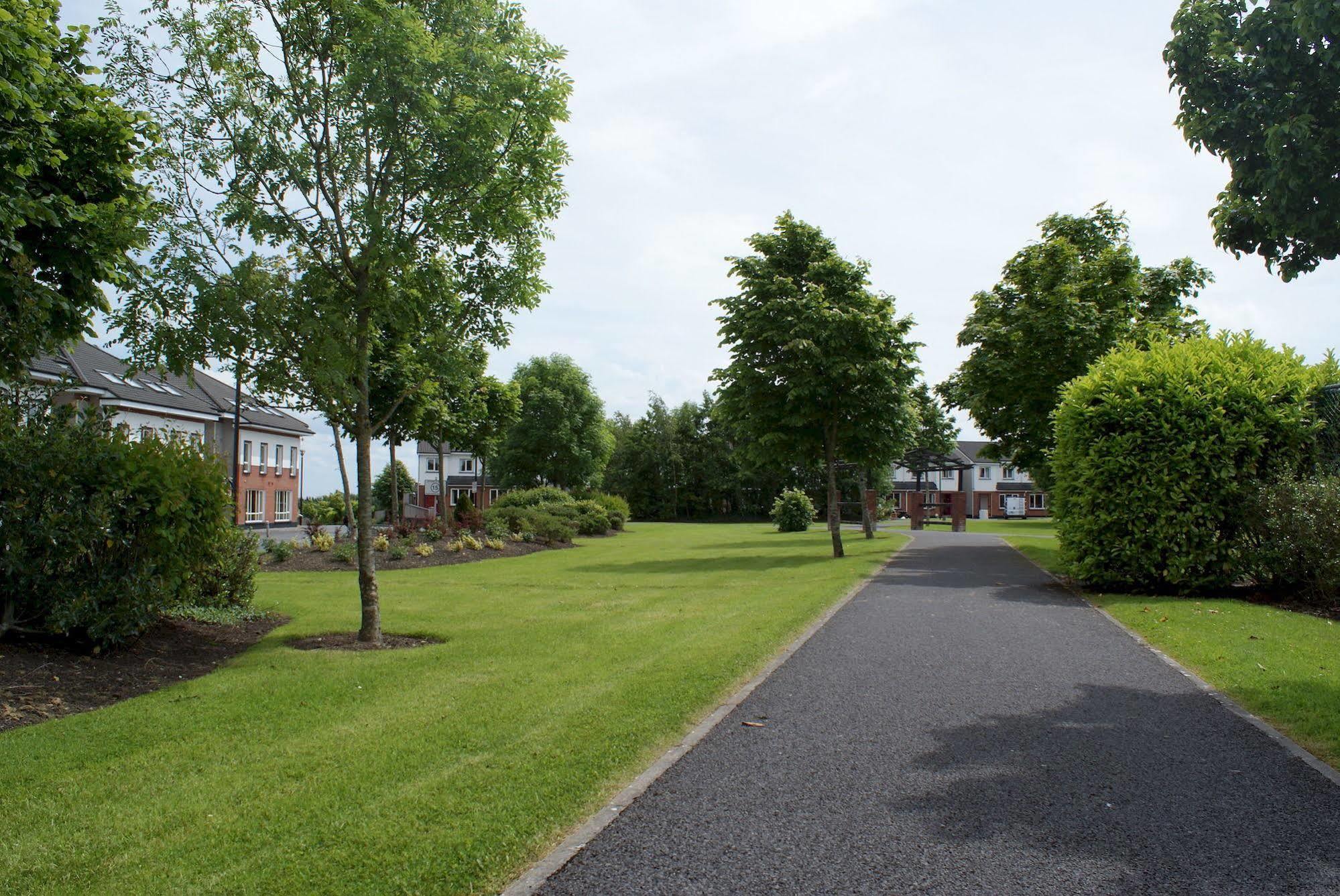 Glasan Holiday Village Galway Exterior photo