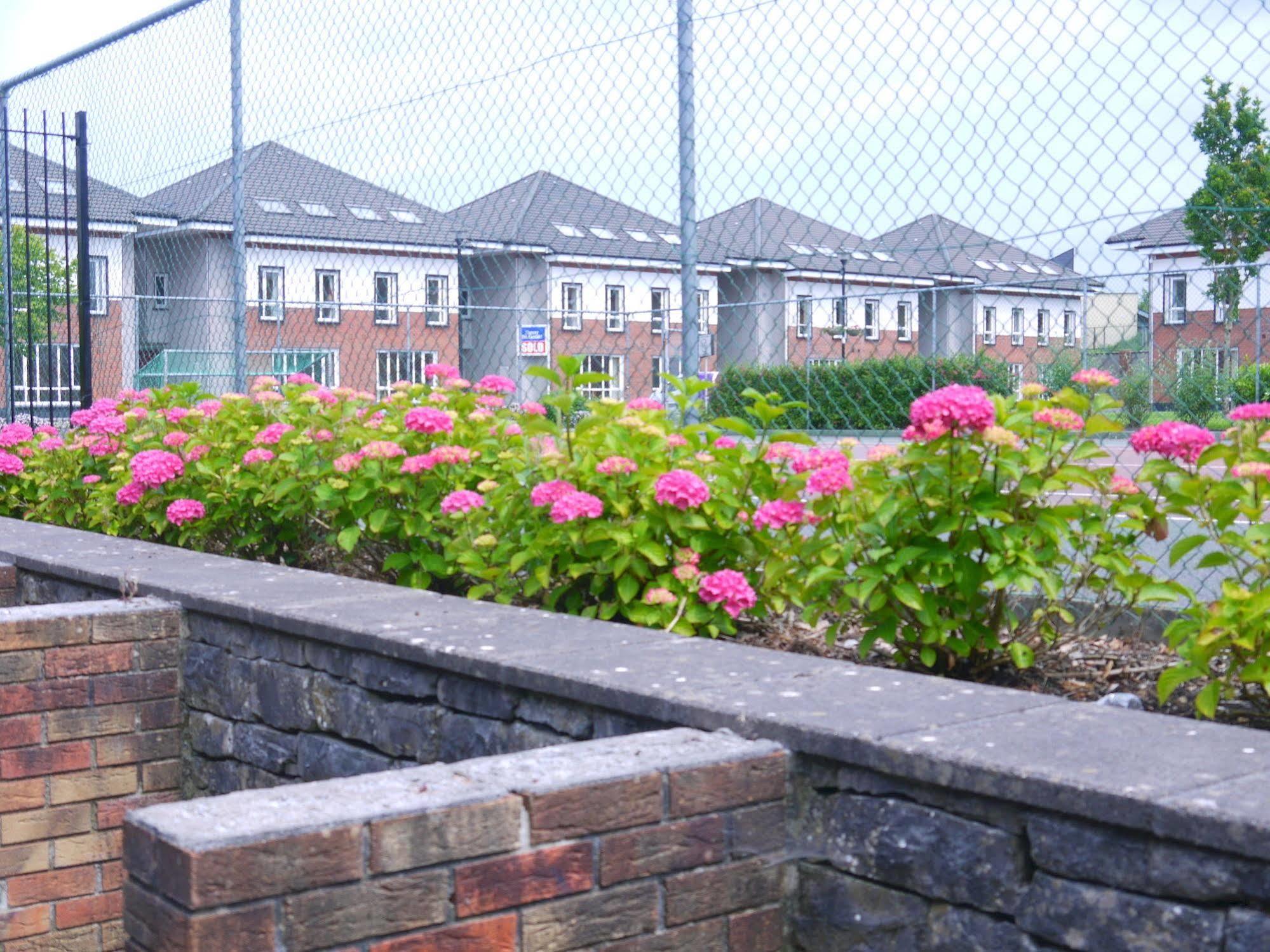 Glasan Holiday Village Galway Exterior photo