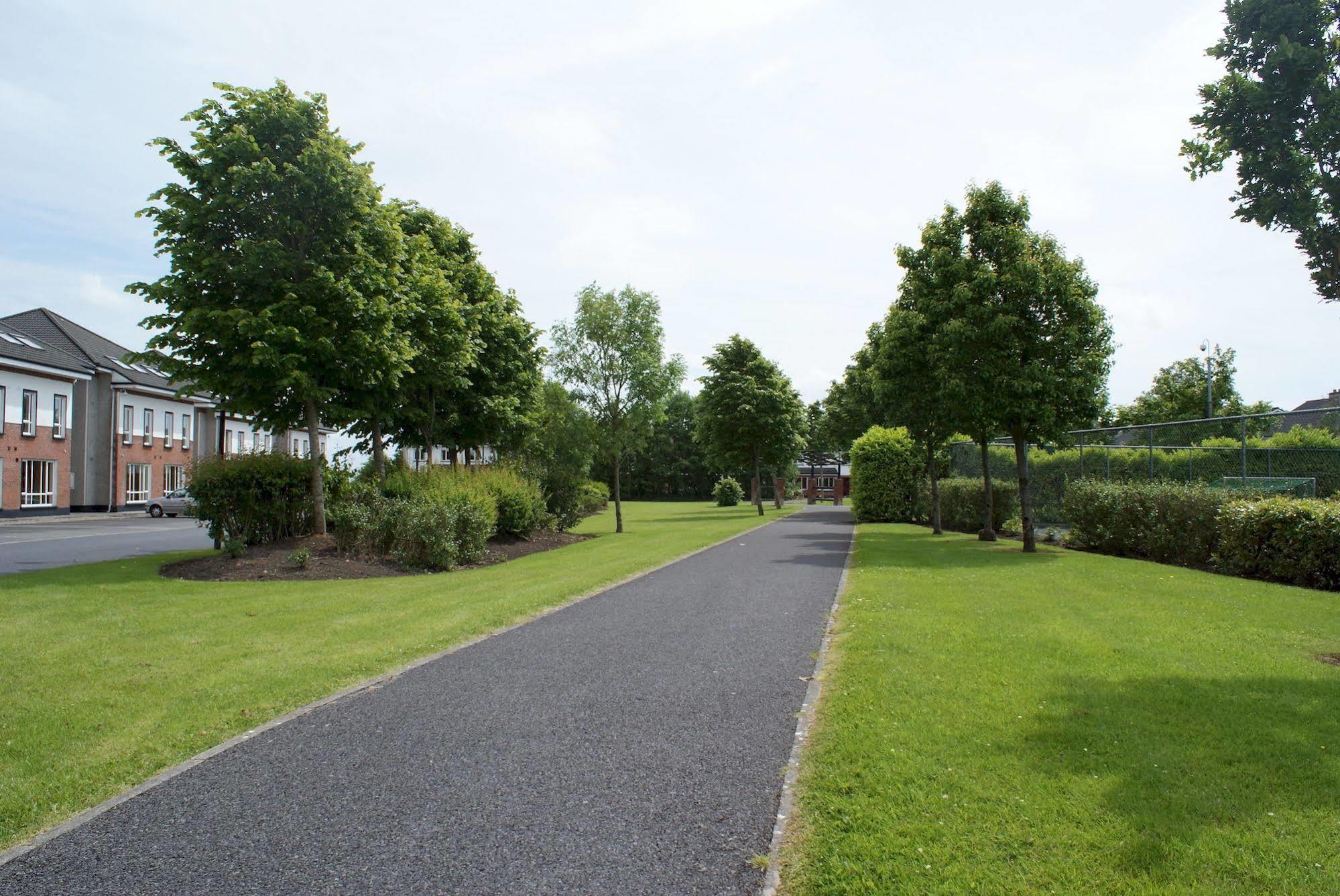 Glasan Holiday Village Galway Exterior photo